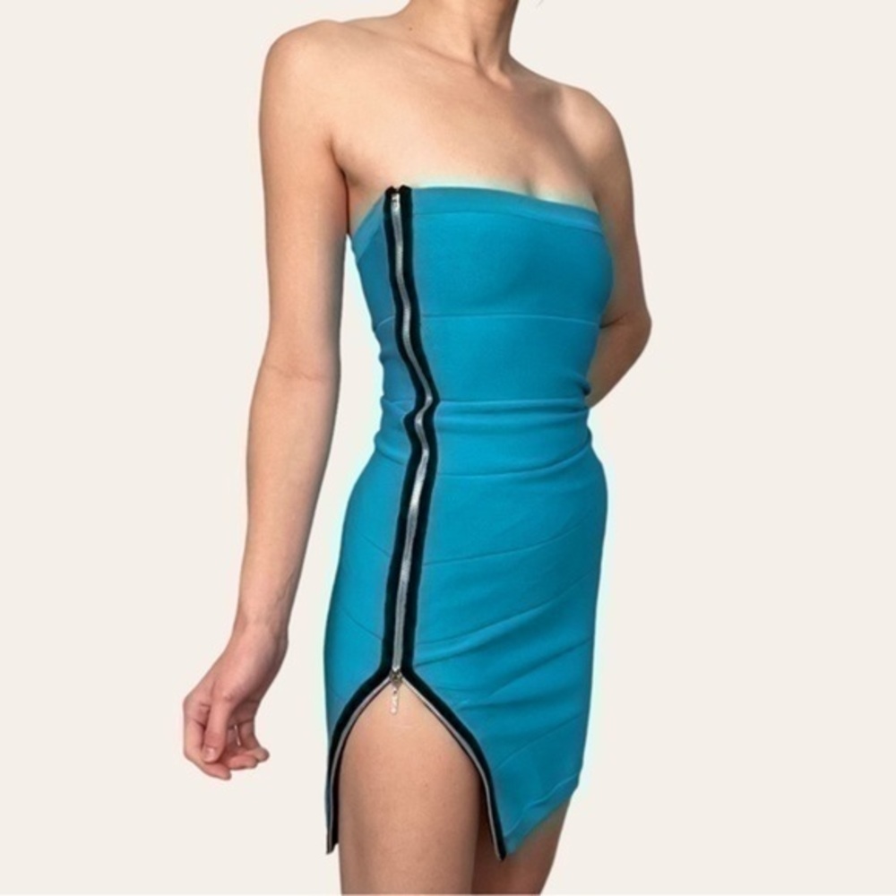 BEBE Zip Up Strapless Mini BodyCon Dress 💕